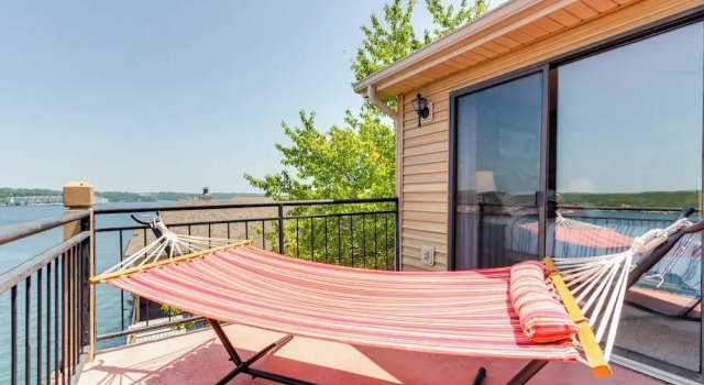 Апартаменты Pool Access + Views: Waterfront Lake Ozark Escape