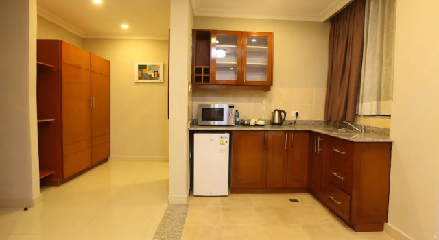 Семейный люкс с балконом Geza Apartment Hotel