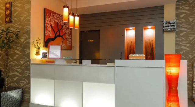 RedDoorz near Manado Town Square, Book Hotel Hotels in Sulawesi with Parking, Parking
