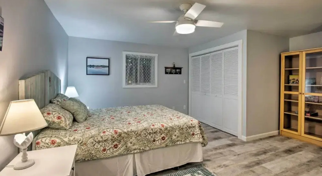 Апартаменты Martha's Vineyard Apt ~ 1 Mile to Inkwell Beach!