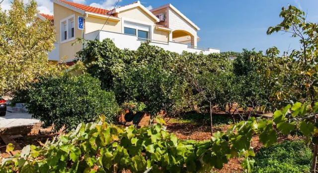 Apartment Anja, Забронировать Апартаменты/квартира Отели Сегет-Враница с парковкой, Парковка