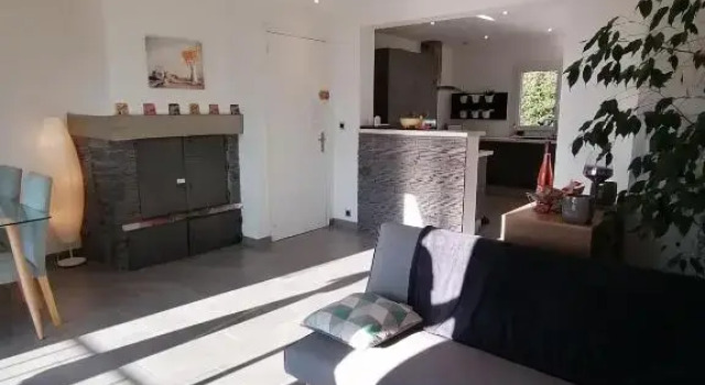 Bel appartement 76 m² dans maison avec vue mer, Rezerwuj Apartament Hotele w Owernia z parkingiem, Parking