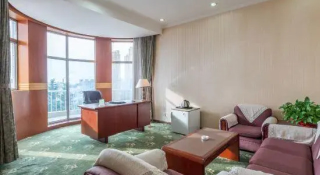 China Hualu Hotel
