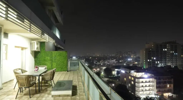 Люкс Deluxe Regenta Suites Gurugram, Sector 49 Sohna Road