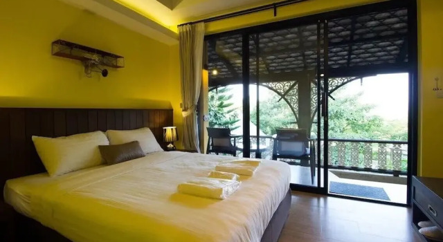 Kongkarn Bed & Farm Stay, Rezervați Sejur la fermă Yang Hak Thailanda