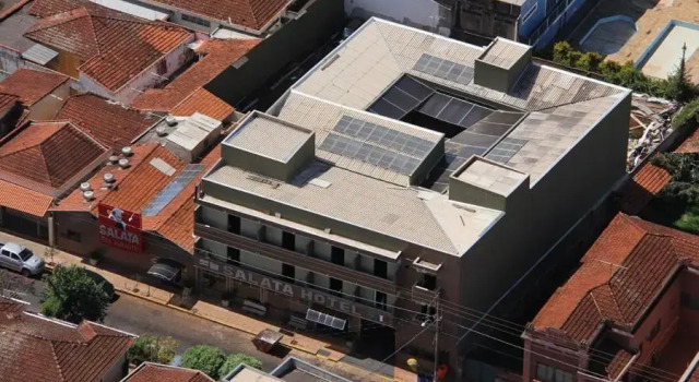 SALATA Hotel CENTRO, Забронировать Отель Отели Жардинополиса с парковкой, Парковка