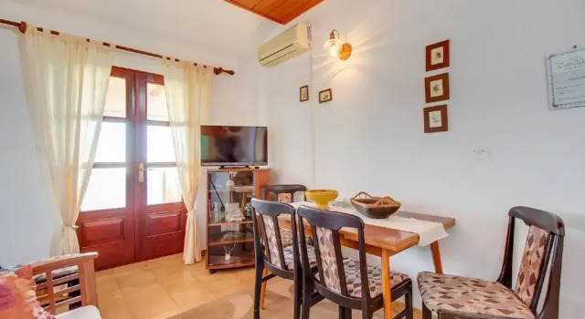 Vanda - sea View Apartment Magda, Забронировать Апартаменты/квартира Отели Мали-Лошиня с парковкой, рядом с Автобусный вокзал Mali Losinj, Парковка