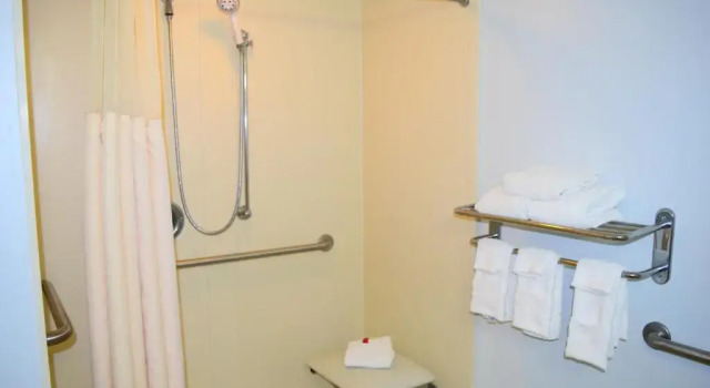 Номер Standard Days Inn by Wyndham Rock Falls
