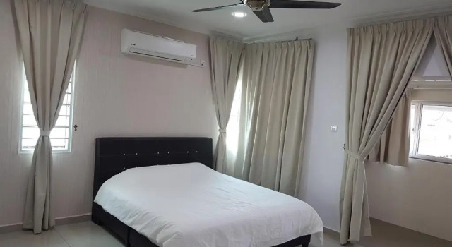 Sitiawan Homestay Entire Semi D house, Book Hotel Hotels in Sitiawan with Parking, Parking