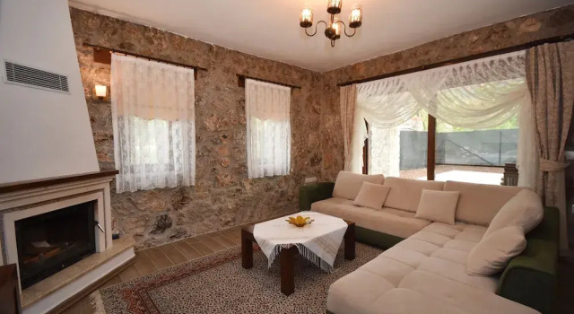 Villa Kandeger by Helaltatilvillari, Rezervovat Vila Hotely v Fethiye Area s bazénem, Bazén