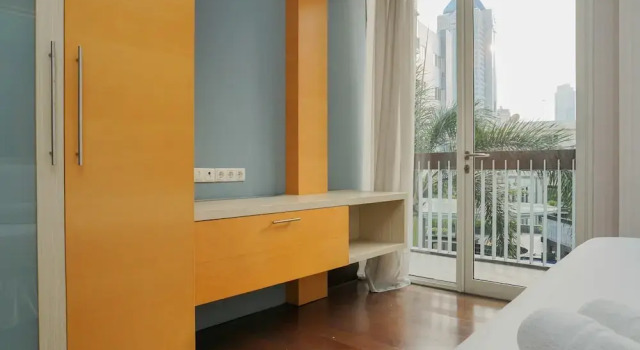 Exclusive and Spacious 3BR Apartment at Pearl Garden, Book Apartment Hotels in Jakarta with a Pool, near Mulia Tower, Swimming Pool
