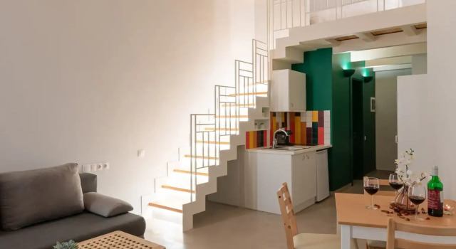 Люкс с балконом Ether Loft Suites