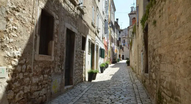 Cozy Central Stay in Rovinj, Забронировать Апартаменты/квартира Апартаменты Ровинь, рядом с Church of Saint Benedict Rovinj, Апартаменты/квартира