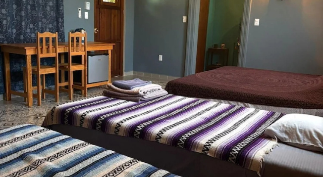 Четырёхместный номер Classic Gardenhotel Macan Ché B&B