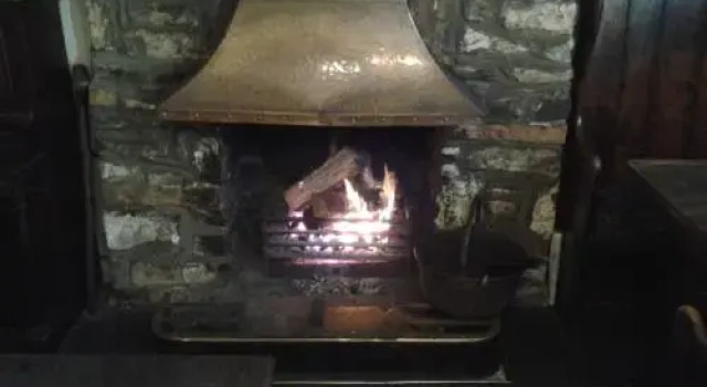 Brunant Arms Hotel, Book Hotel Llanwrda Glamorgan
