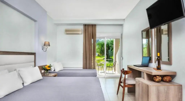 Номер Standard Iris Hotel