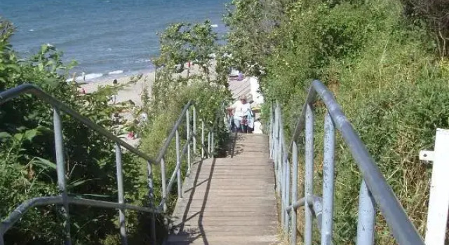 Ferienwohnung Haus am Meer Nr. 5, Забронировать Отель Отели Остзебад-Рерик с парковкой, рядом с Пирс Рерик, Парковка