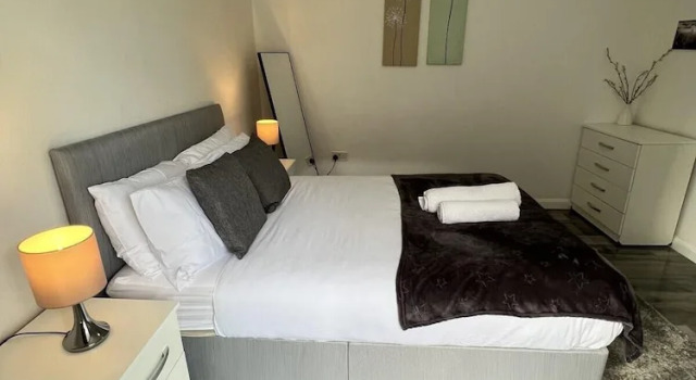 Birmingham Blissful Retreat - 4 Bedroom, Varaa Lomakoti Mökit kohteessa Merseyside, Mökki