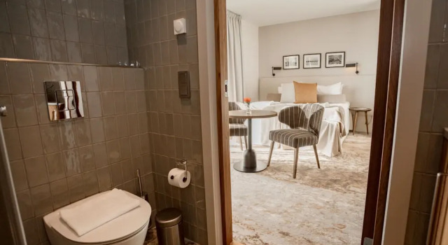 Четырёхместный номер Standard с балконом и с видом на море Slottsholmen Hotell och Restaurang