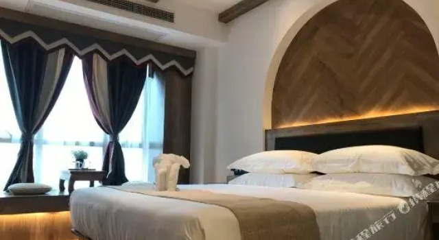 Ziyou Island Hotel (Riyue Plaza, Haikou), Book Hotel Haikou Hainan