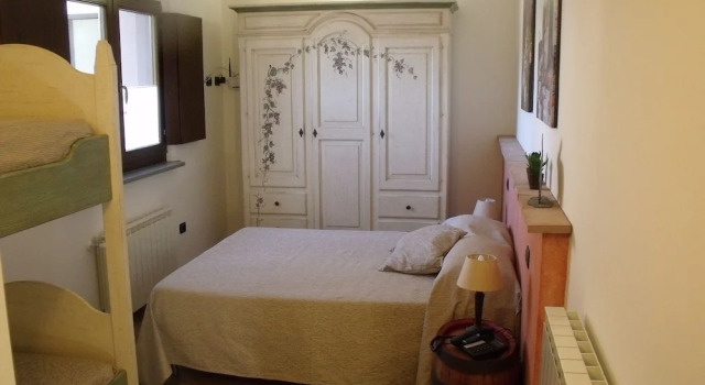 Четырёхместный семейный номер Standard с видом на сад B&B Podere Montese