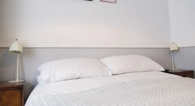 Stone's Throw Guesthouse, Rezervați Pensiune Pensiuni în Merseyside, Pensiune