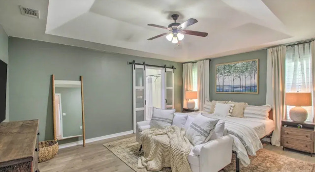 Cozy-modern Pensacola Home: Large Yard, Grill, 预订 酒店 Brent 美利坚合众国-美利堅合眾國