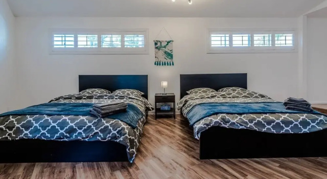 Spacious Beach House Close to Everything!, Забронировать Отель Отели Лос-Анджелеса 3 звезды, 3*
