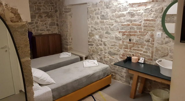 Pylon Rooms, Забронировать Гостевой дом Сплит Брач, рядом с Бухта Сплит