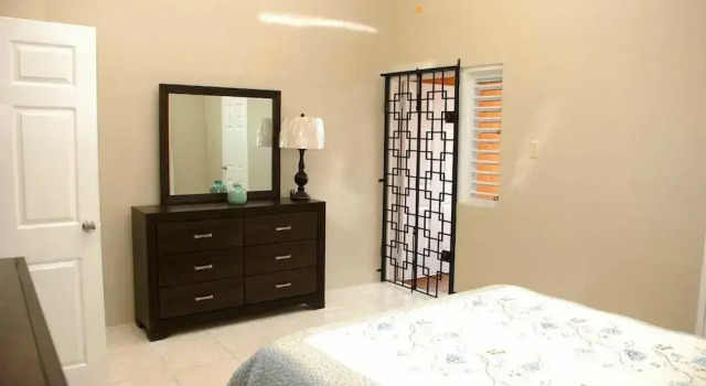 The Discovery Bay Lux Apartment, Забронировать Апартаменты/квартира Дискавери-Бэй Трелони