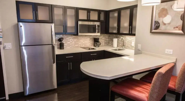 Номер Standard Staybridge Suites Albany Wolf Rd-Colonie Center by IHG