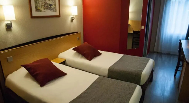 Семейный номер Standard Hôtel Inn Design & Restaurant Bourges
