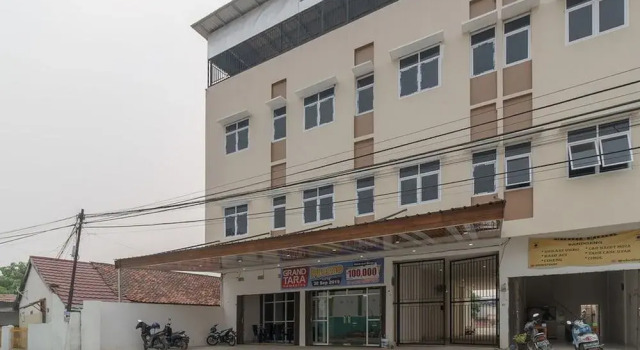 RedDoorz Plus near UIN Raden Fatah Palembang, Book Pension Hoteller i Palembang med parkering, Parkering