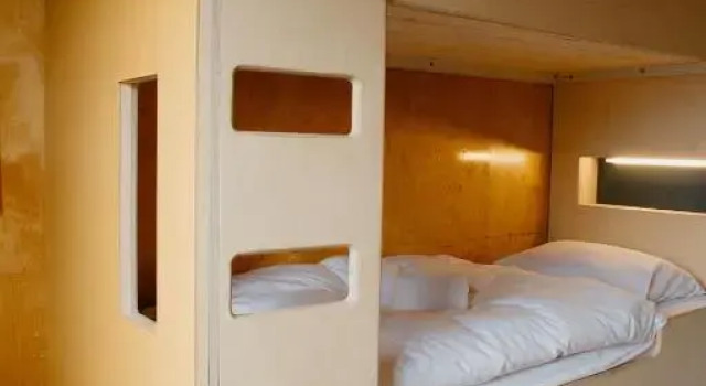 Кровать в общем номере Hafaldan HI Hostel - Harbour Building