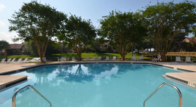 Fully remodeled lake front end unit with 6 seat GOLF CART, Rezerwuj Hotel Miramar Beach Emerald Coast