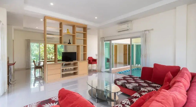 Коттедж с 3 комнатами Thara Cholapruek Resort