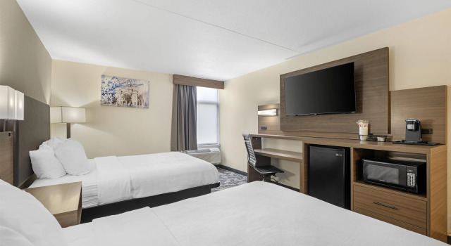 Четырёхместный номер Standard Best Western Plus York Hotel and Conference Center