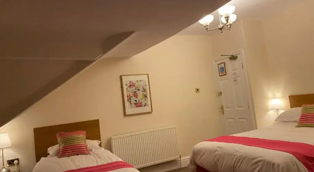 Трёхместный номер Standard Rossdene House