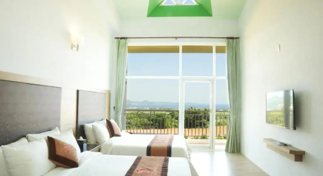 Четырёхместный номер Standard с видом на море Coral B&B