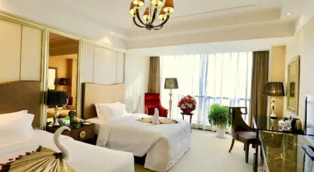 Двухместный номер Standard Xian Titan Senbo Hotel