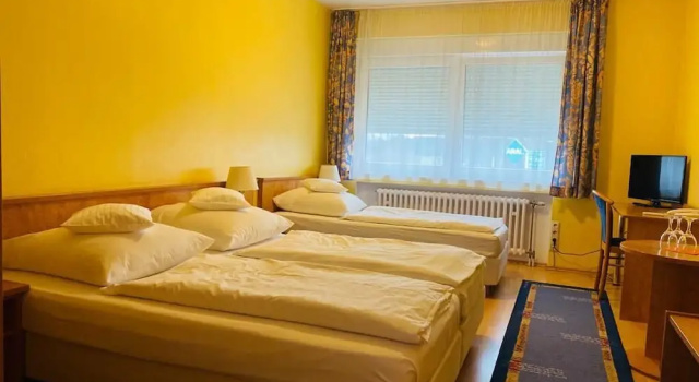 Апартаменты Friends Hotel Kerpen