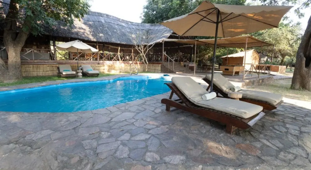 Zikomo Safari Lodge, Book Feriehus South Luangwa National Park 