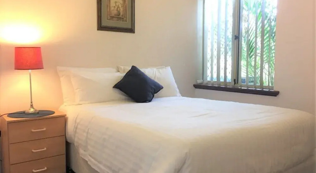 Victoria Park Villa 2, Book Villa Villas in Perth, Villa
