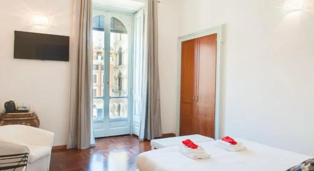 Люкс с балконом и с видом на город Lh Royal Suites Terrace