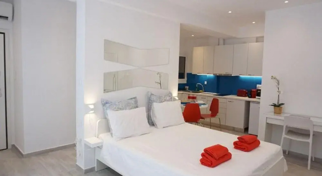 Comfy-Bright Studio Hilton Hotel Area, Забронировать Отель Афины Острова Саронического залива - Аттика, рядом с Theocharakis Foundation