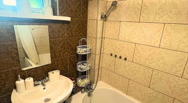 Апартаменты Apartment Sleeps 4 With Garden