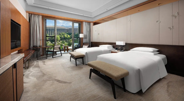 Четырёхместный номер Premium с балконом InterContinental Kunming by IHG