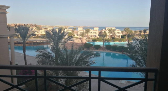 Апартаменты Sea view apartment with private beach