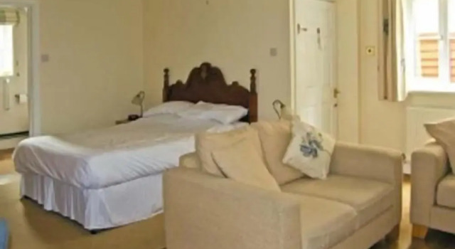 Студия Цокольный этаж The Gables Guest House