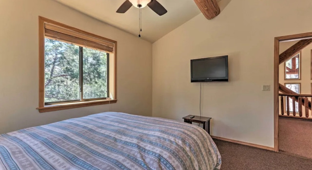 Home on 1 Acre w/ Wraparound Deck in Lakeside!, Boek Vakantiehuis Lakeside Arizona
